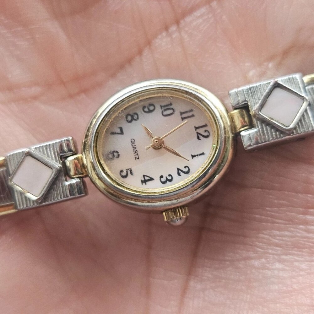 Women Wristwatch Stretched Metal Band Dual Tone Gold/Silver Japan Movt Watch